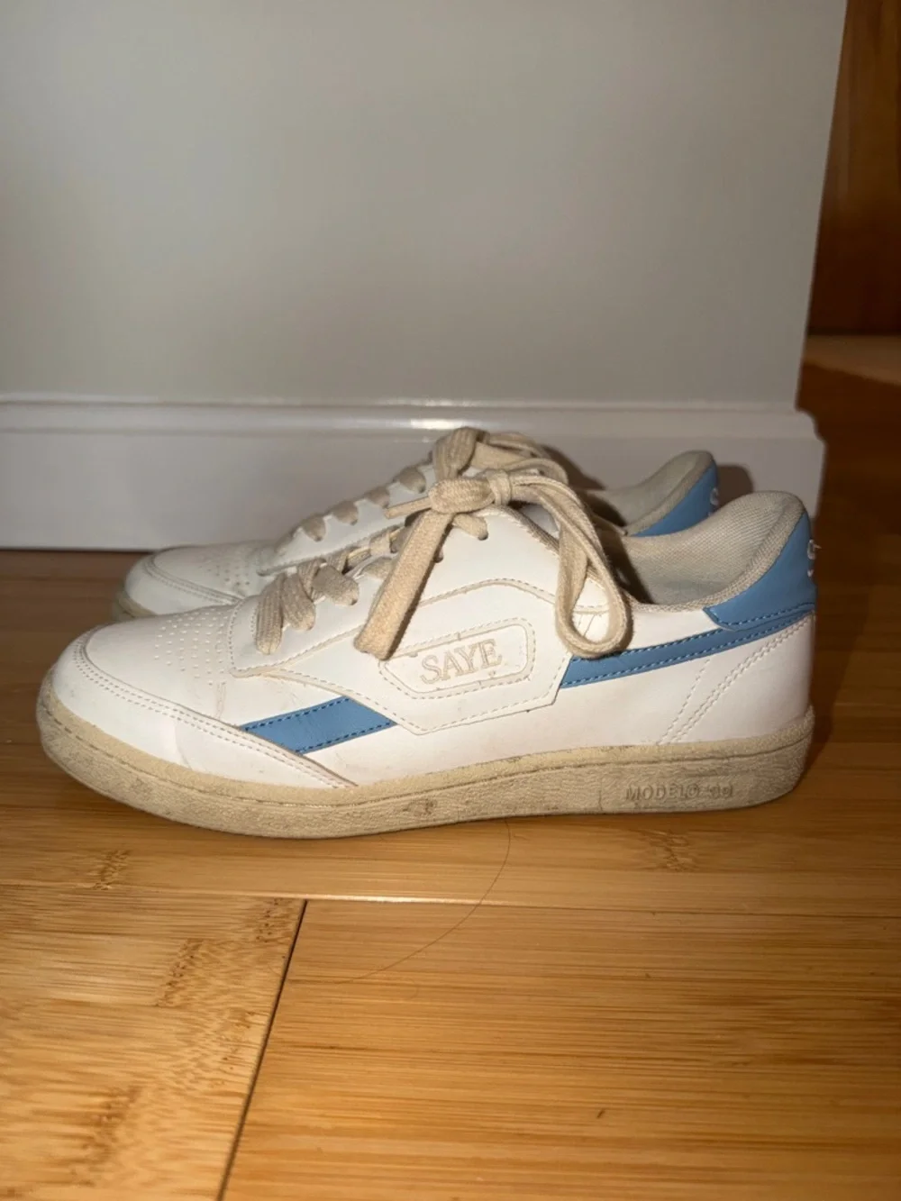 Saye Sneakers